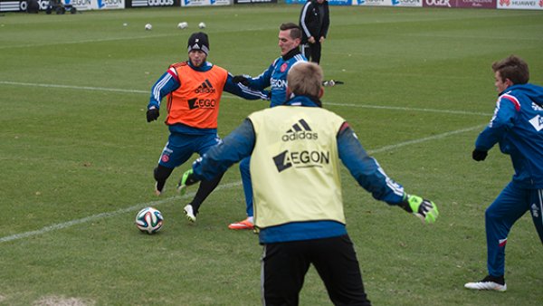 他的前场背 他的前场背